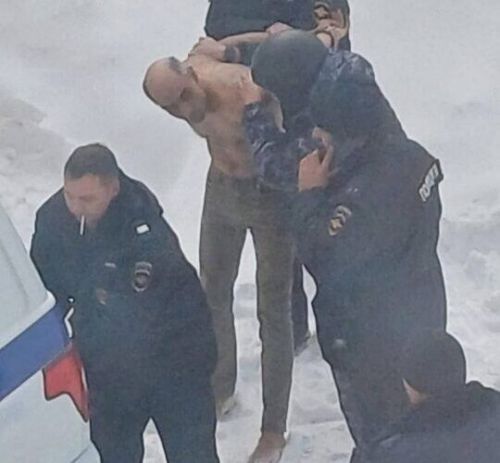 В Казани отец выбросил из окна пятого этажа свою двухлетнюю дочь