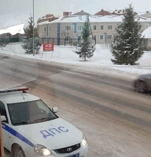 Автоинспектор помог спасти задыхающегося ребенка