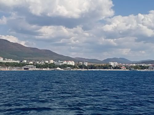 Геленджик: морская прогулка к сухогрузу «Рио»