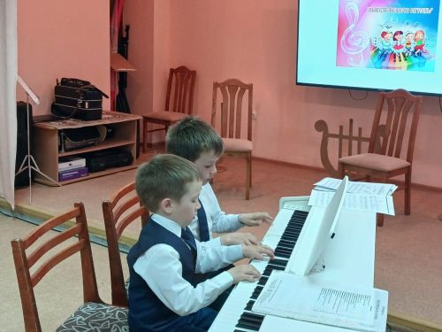 Концерт инструментальной ансамблевой музыки прошел в музыкальной школе