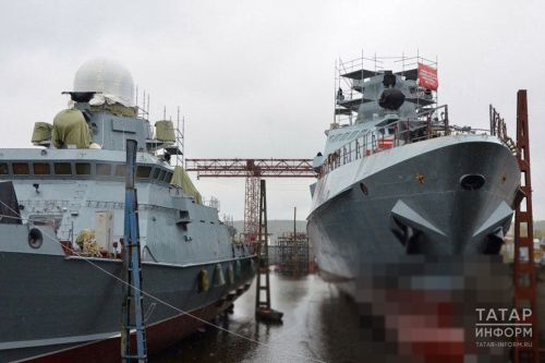 В Зеленодольске на воду спустили два военных корабля