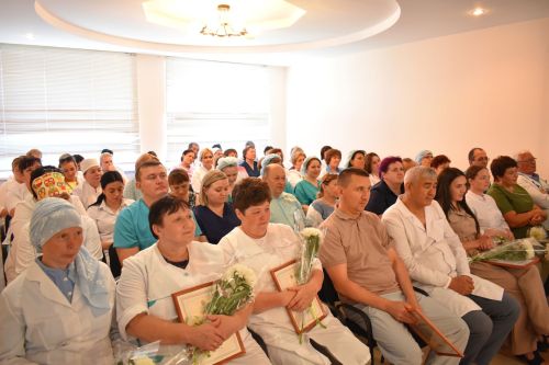В Камско-Устьинской ЦРБ состоялось награждение медработников