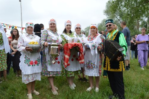 Праздник собирает гостей на майдане