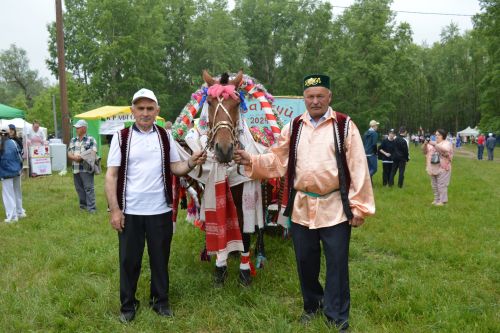 Праздник собирает гостей на майдане
