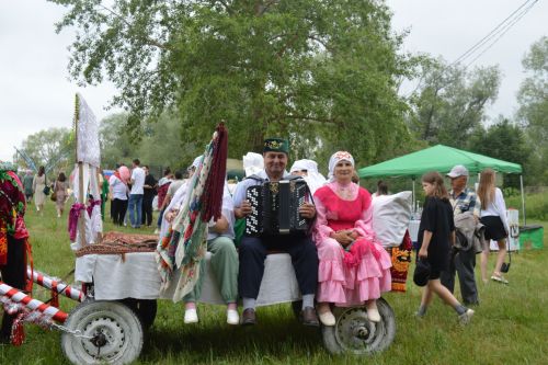 Праздник собирает гостей на майдане