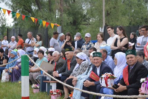 Праздник собирает гостей на майдане