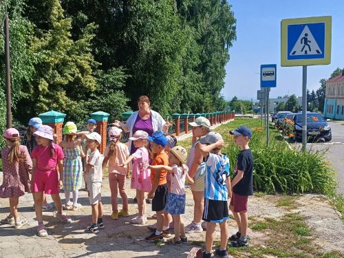Детям напомнили о правилах безопасности на дороге