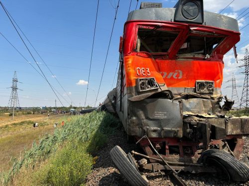 Умер водитель КамАЗа, который столкнулся с поездом под Волгоградом