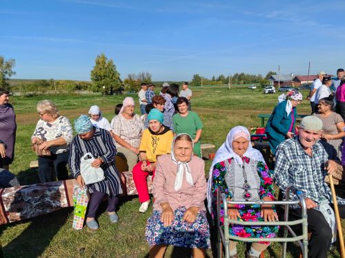 В деревне Бишалабы сегодня открыли обелиск