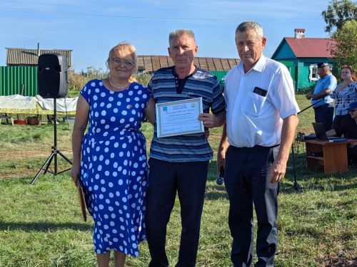 В деревне Бишалабы сегодня открыли обелиск
