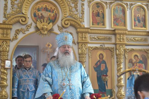 Службу в храме Камского Устья провел Митрополит