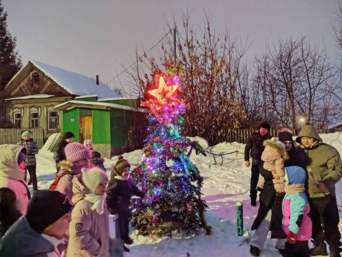 На Южной околице ярко и задорно встретили Новый год