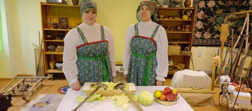 Капустные вечерки в сельском клубе