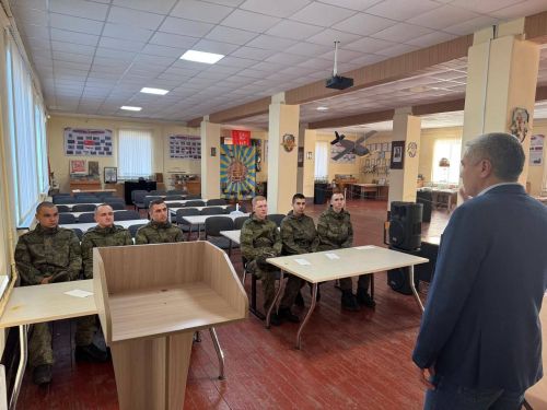 Глава Камско-Устьинского района посетил подшефную военную часть в Ногинске