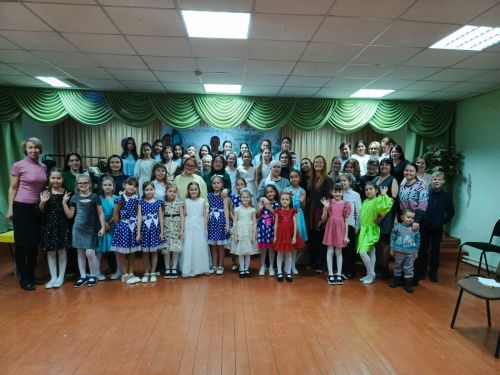 Творческий подход к поздравлению мам