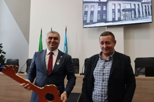 Новоселье справила Камскоустьинская администрация