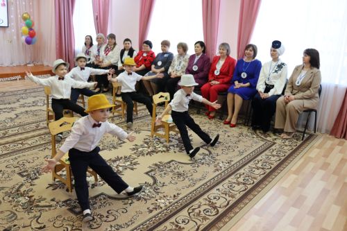 В Камском Устье 12 педагогов из районов Татарстана борются за звание «Воспитатель года – 2025»