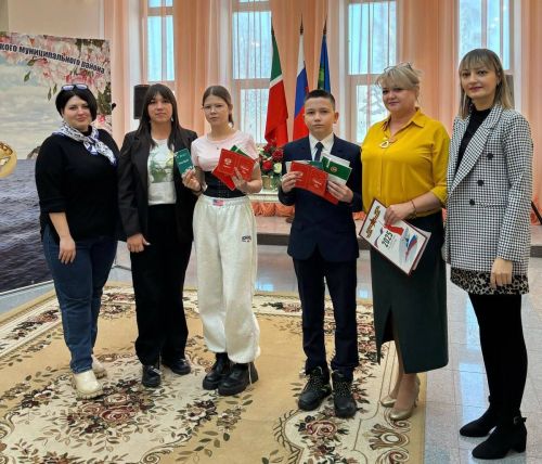 В Камском Устье состоялась торжественная церемония вручения паспортов