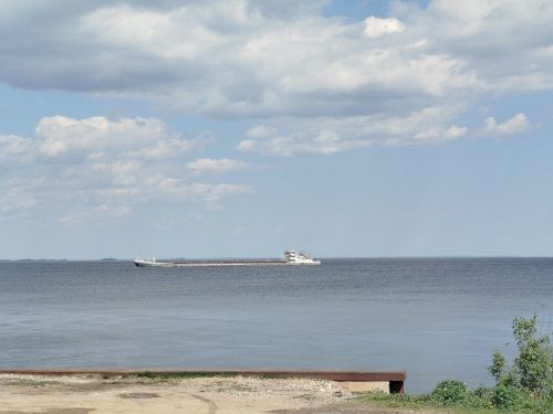 Завтра погода теплая, но возможна гроза