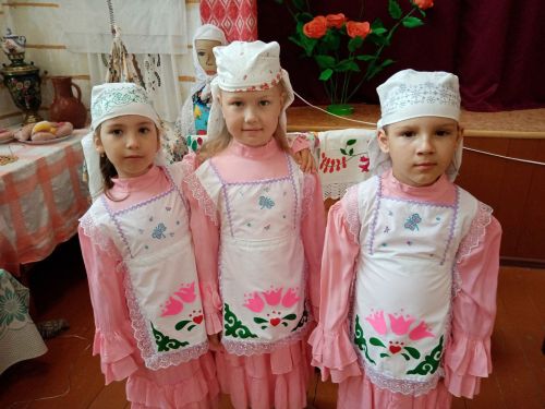 В селе Малые Салтыки состоялся конкурс «Девица краса, длинная коса»