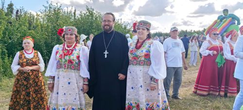 Звучали песни над рекой в Красновидово