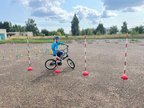 Старты поколений: в Камском Устье на площадку вышли пять команд
