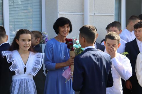 В Камско-Устьинской татарской школе нарядных первоклассников проводили на первый урок