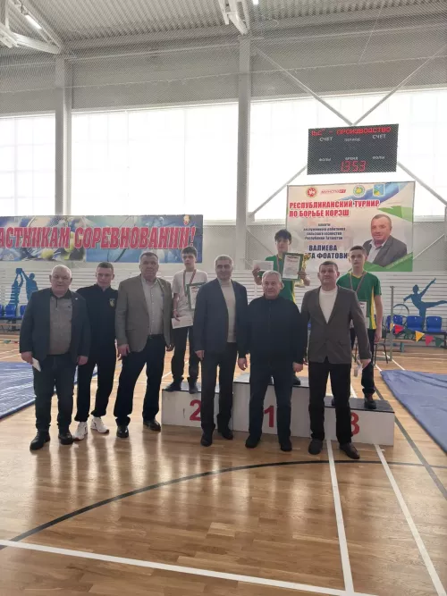 На борцовский ковер в Камском Устье вышли 87 спортсменов