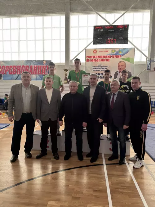 На борцовский ковер в Камском Устье вышли 87 спортсменов