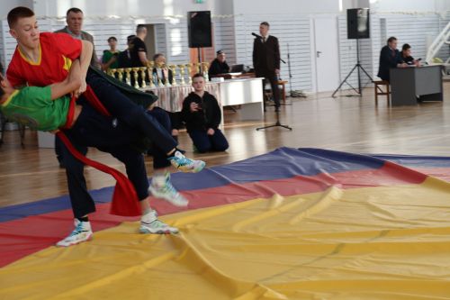 На борцовский ковер в Камском Устье вышли 87 спортсменов