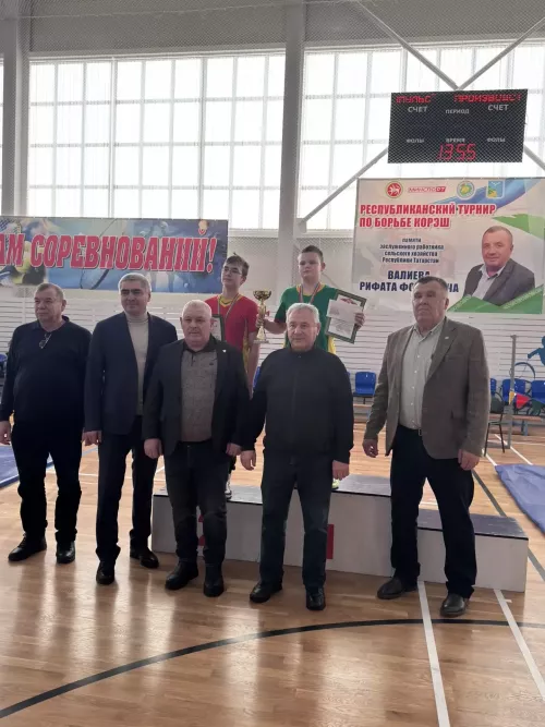 На борцовский ковер в Камском Устье вышли 87 спортсменов