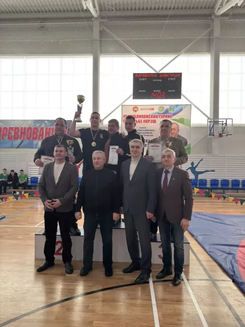 На борцовский ковер в Камском Устье вышли 87 спортсменов