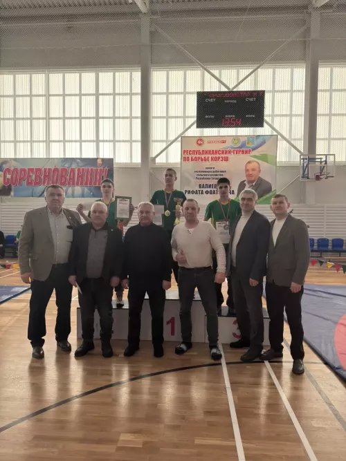 На борцовский ковер в Камском Устье вышли 87 спортсменов