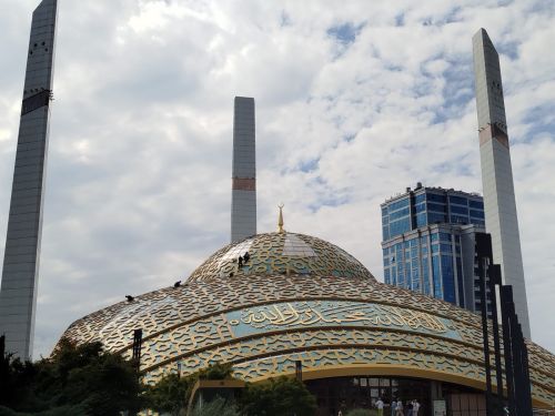 Северный Кавказ: Мемориал памяти и славы, Гордость мусульман и Сердце Матери