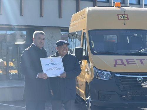 Новый школьный автобус пополнил автопарк Камского Устья из