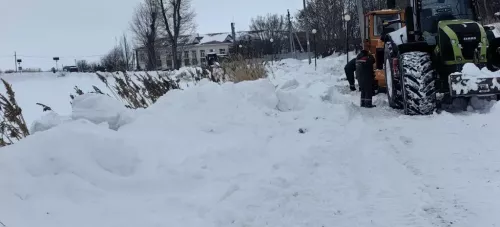 В Камском Устье готовят дороги и тротуары для школьников