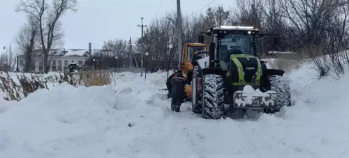 В Камском Устье готовят дороги и тротуары для школьников