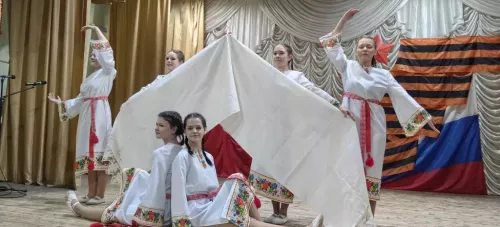 «Мы единое целое» - в Камском Устье открыли Год народного единства