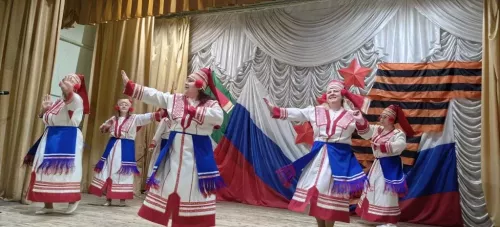 «Мы единое целое» - в Камском Устье открыли Год народного единства