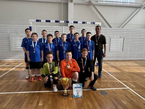 Команда «Кама» стала серебряным призером в соревнованиях по футзалу
