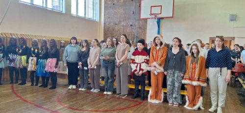 Ученики Затонской школы передали народный колорит через танец