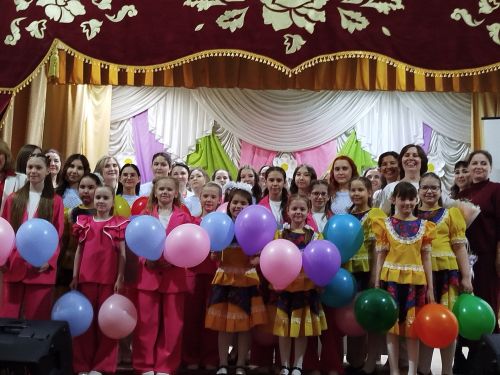 Яркий праздник песни прошел в Камском Устье