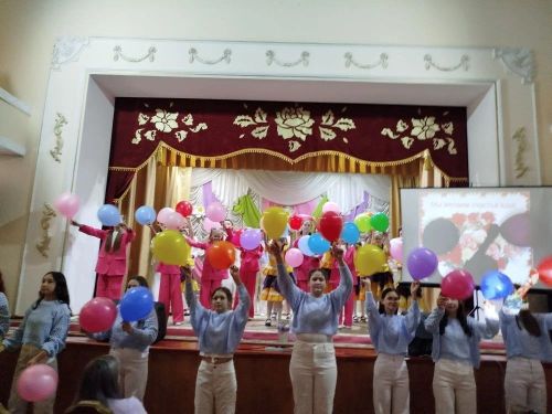 Яркий праздник песни прошел в Камском Устье