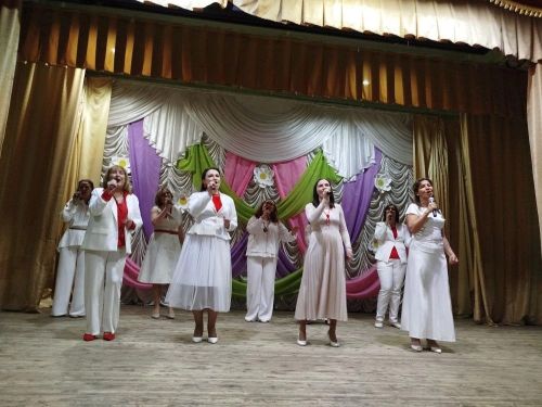 Яркий праздник песни прошел в Камском Устье