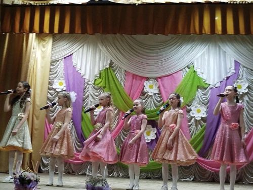 Яркий праздник песни прошел в Камском Устье