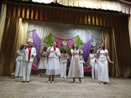 Яркий праздник песни прошел в Камском Устье