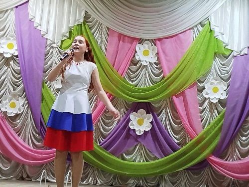 Яркий праздник песни прошел в Камском Устье