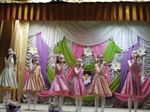 Яркий праздник песни прошел в Камском Устье