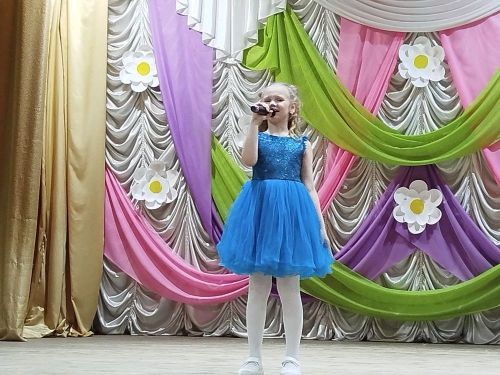 Яркий праздник песни прошел в Камском Устье