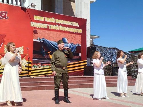 Концерт ко Дню Победы в Камском Устье объединил поколения